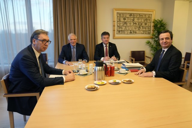 lajcak-ne-davos,-do-te-takoje-ndaras-kurtin-e-vuciqin