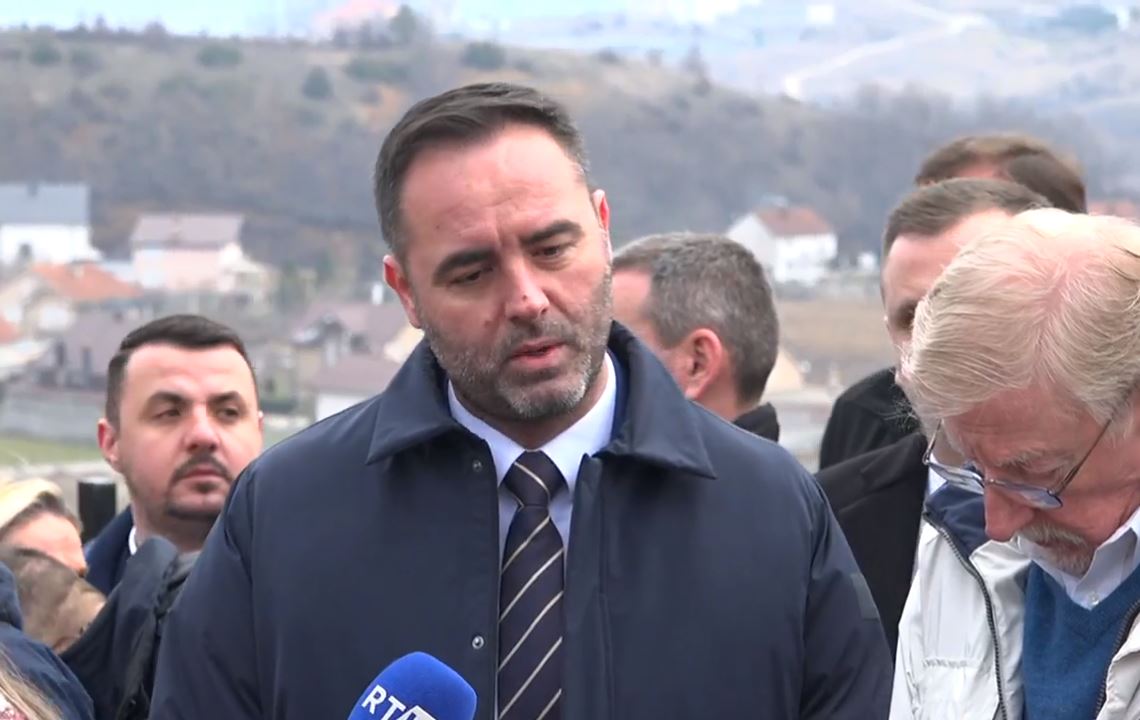 konjufca:-pas-recakut,-bota-demokratike-e-kuptoi-se-gjuha-te-cilen-e-njeh-serbia-eshte-gjuha-e-forces