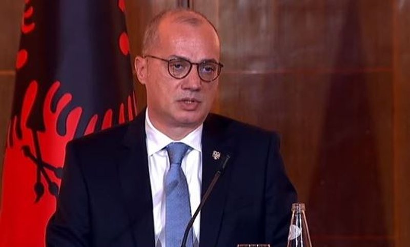ministri-i-jashtem-i-shqiperise-tur-tre-ditor-ne-kosove,-maqedonine-e-veriut-dhe-mal-te-zi