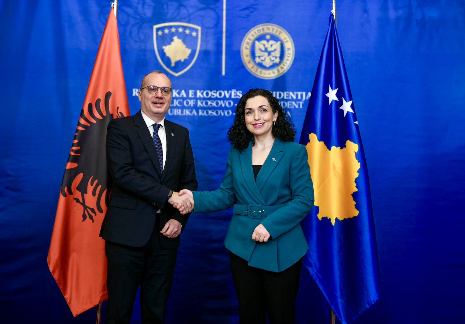 osmani-takon-hasanin:-qytetaret-e-kosoves-llogarisin-ne-perkrahjen-e-shqiperise-ne-cdo-rrugetim