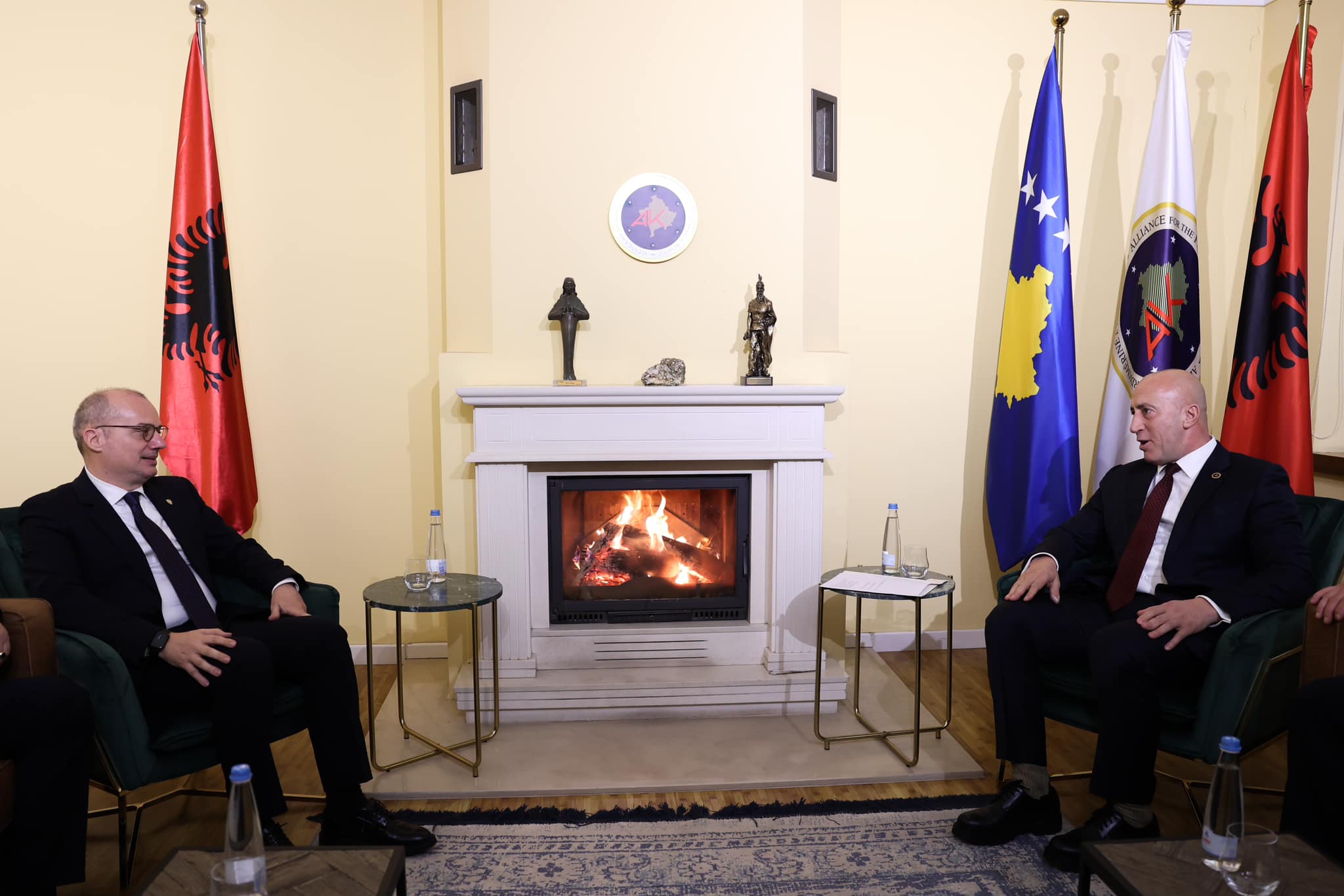 haradinaj-pret-ne-takim-hasanin:-anetaresimi-i-kosoves-ne-nato-mbetet-synim-kryesor-i-yni