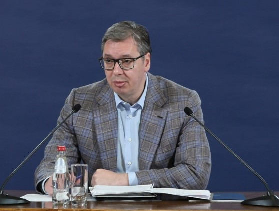 vuciq-ankohet-ne-davos:-kam-paralajmerime-se-kosova-do-ta-ndaloje-qarkullimin-e-dinarit-serb