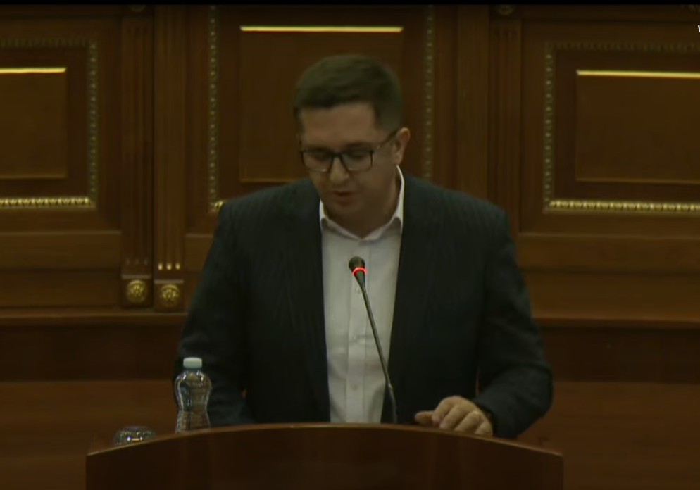 mustafa-fajeson-qeverine-per-rritjen-e-cmimit-te-energjise:-eshte-sikur-te-shohesh-nje-film-horror-ekonomik