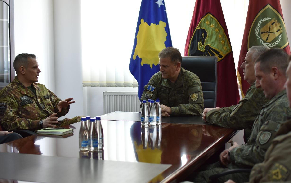haziri-takon-bernaccan-dhe-shewryn,-bisedojne-per-bashkepunimin-mes-fsk/gardes-kombetare-dhe-kfor-it