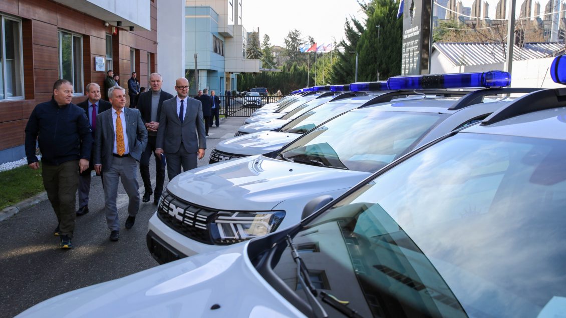 policia-e-kosoves-pranon-donacion-vetura-dhe-pajisje-teknologjike-nga-gjermania