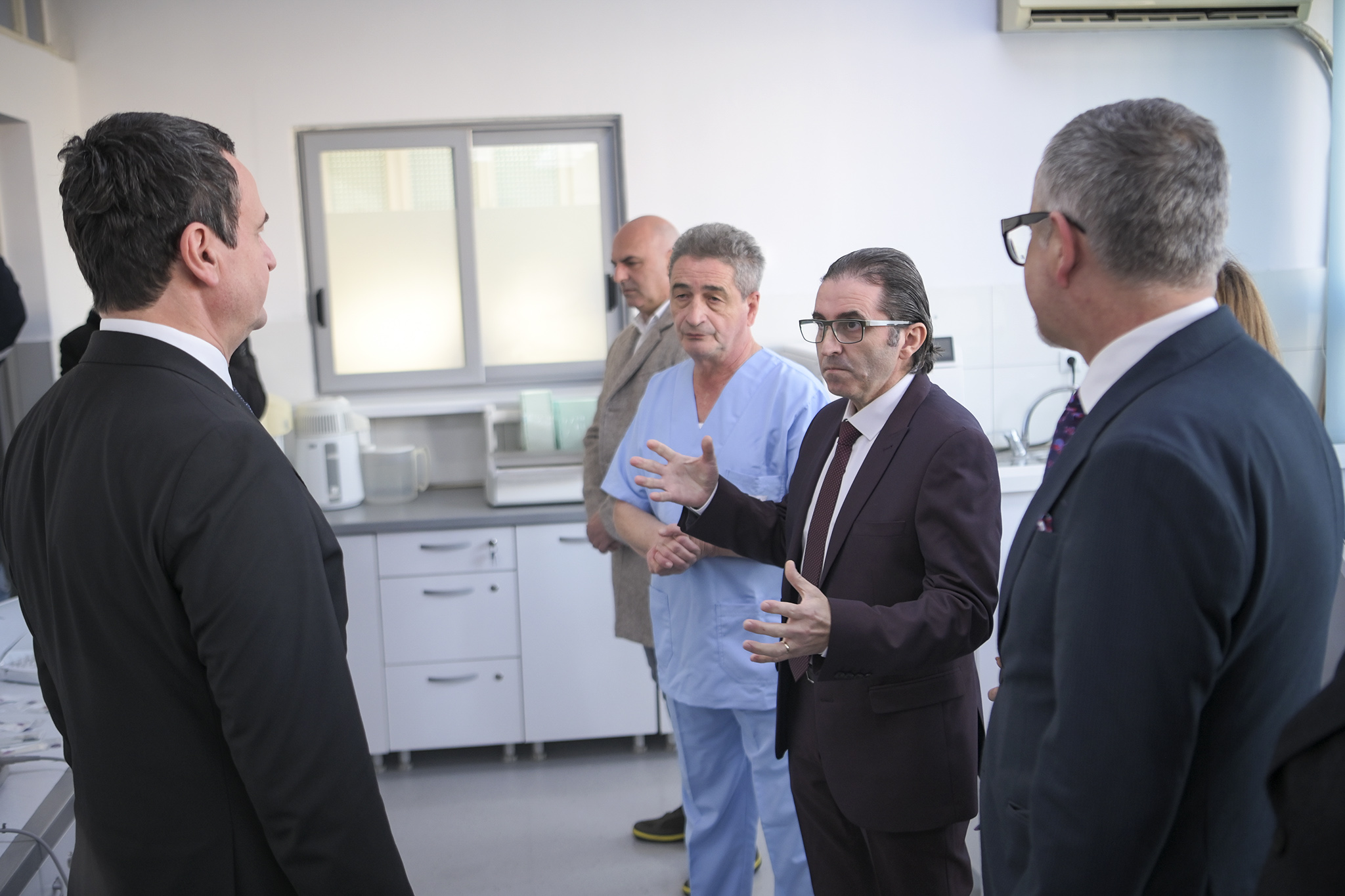 njera-nga-te-lenduarat-nga-bombola-e-gazit-ne-kciq-ka-djegie-ne-70%-te-trupit,-detaje-ku-po-trajtohen-pacientet