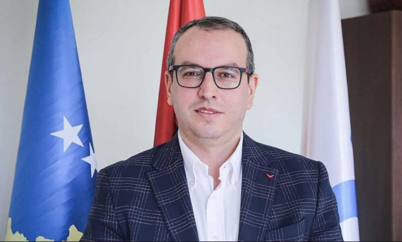 gjoshi:-kryeminister-dhe-minister-shkoni-ne-aeroport,-mos-genjeni-me-statistika