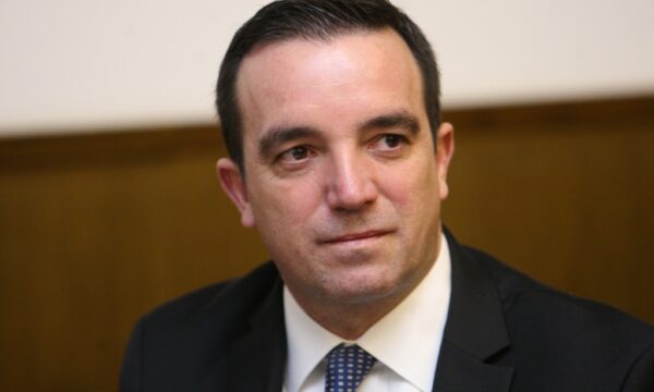Diplomati kroat: Rugova, lider i kapaciteteve globale, i mungon Kosovës dhe Europës
