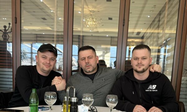 deputeti-berisha-njofton-per-pajtimin-e-dy-familjeve-ne-dukagjin