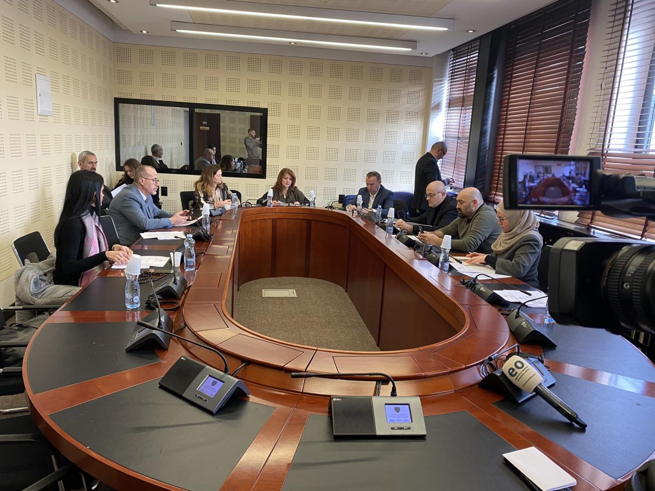 pas-vrasjes-se-18-vjecarit,-deputetet-kerkojne-qe-t’i-kushtohet-vemendje-shendetit-mendor-te-femijeve-e-adoleshenteve-ne-shkolla