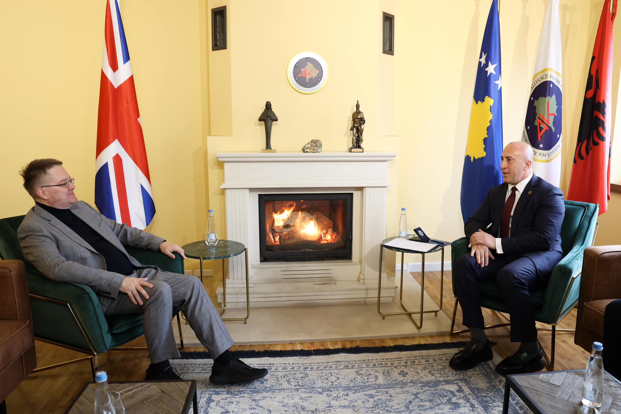 haradinaj-pret-ne-takim-lamtumires-ambasadorin-abbott:-roli-i-mbreterise-se-bashkuar-jetik-ne-lirine-e-kosoves