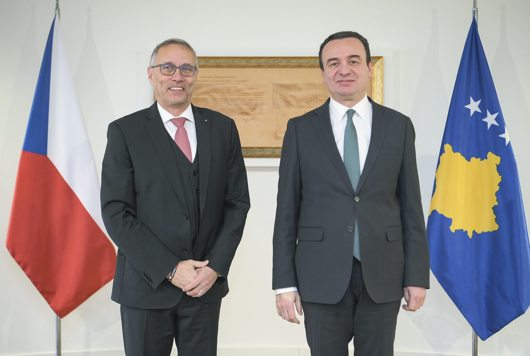 kurti-takon-ministrin-e-jashtem-cek,-diskutuan-per-marredheniet-bilaterale-ndermjet-dy-shteteve