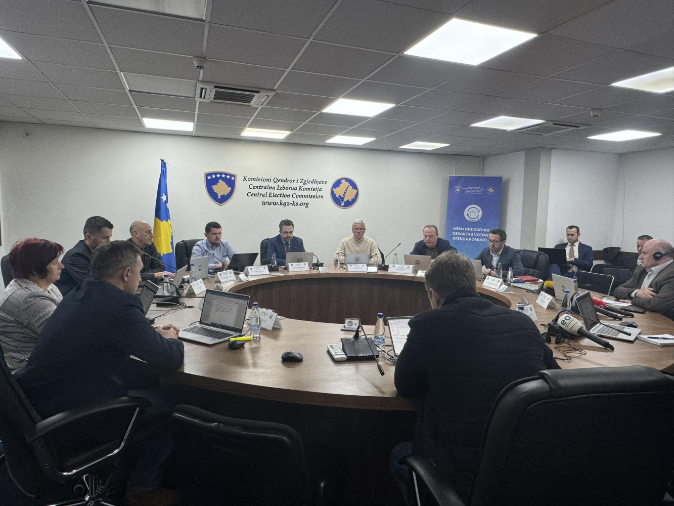 radoniqi:-kemi-pranuar-peticionet-nga-kater-komunat,-na-duhet-kohe-per-te-bere-verifikimin-e-tyre