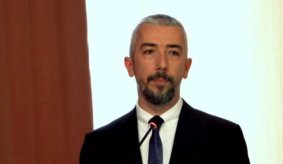 atiq:-nenshkrimi-i-peticionit-u-be-nen-presionin-e-`listes-serbe`