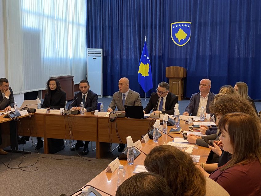haradinaj:-aak-angazhohet-per-familje-me-mireqenie-ekonomike