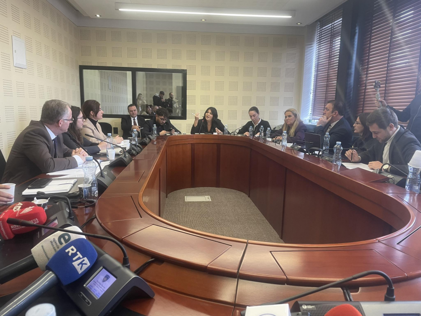 Bislimi deputetes së AAK-së: Radojçiqi ka qëndruar vazhdimisht në zyrën e Haradinajt