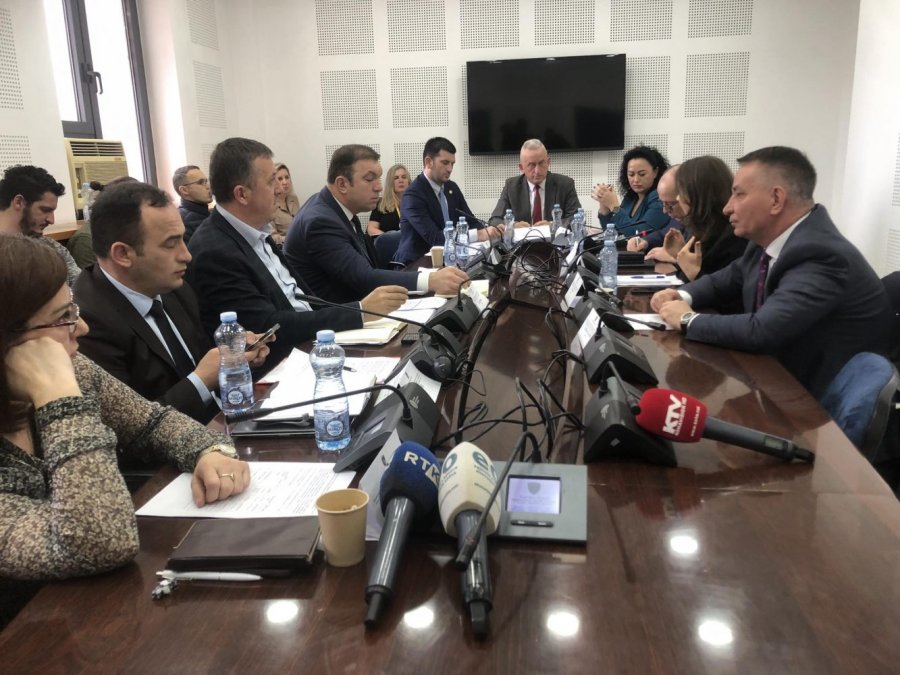 propozohet-buxheti-prej-30-mije-eurove-per-komision-hetimor-parlamentar,-lvv-ja-thote-se-eshte-i-larte