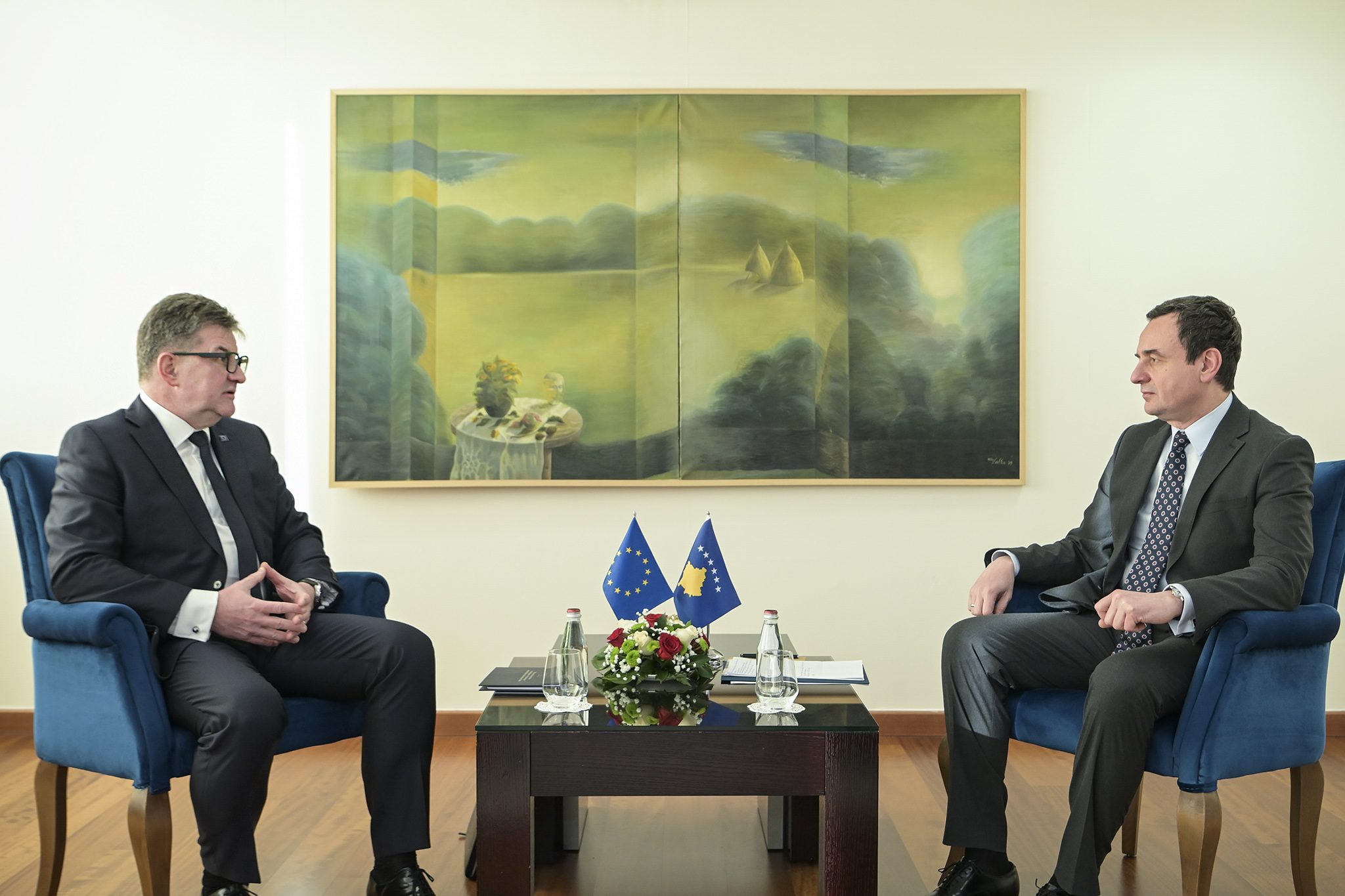 qeveria-per-takimin-kurti-lajcak:-u-fol-per-zbatimin-e-marreveshjeve,-njohjen-reciproke-e-zgjedhjet-ne-veri