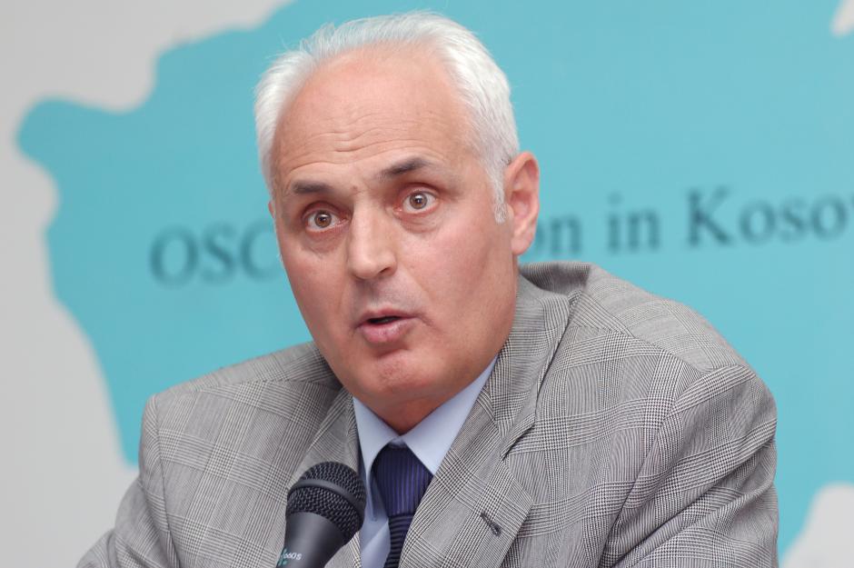 ish-ministri-i-drejtesise:-i-befasuar-me-shkallen-e-korrupsionit,-te-ndalohen-deklaratat-populliste-te-haxhiut-per-gjyqesorin