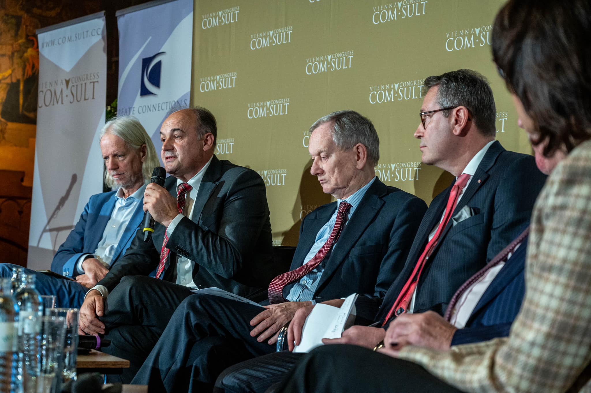 vjene,-hoxhaj:-be-ja-ngrit-dilema-ndaj-drejtimit-te-saj-–-nese-nuk-merr-vendim-per-statusin-e-kandidatit-per-kosoven