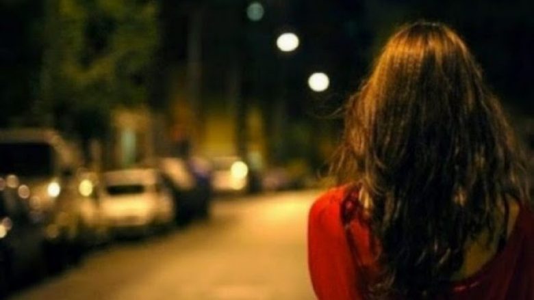 zhduket-nje-vajze-ne-gjakove