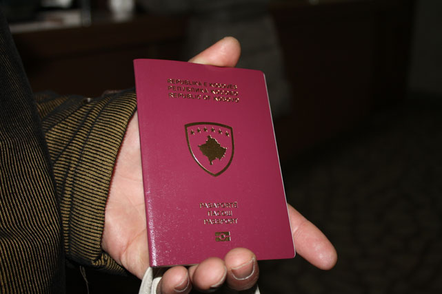 sa-po-presin-qytetaret-per-t’u-pajisur-me-pasaporte-te-kosoves?-flasin-nga-mpb-ja