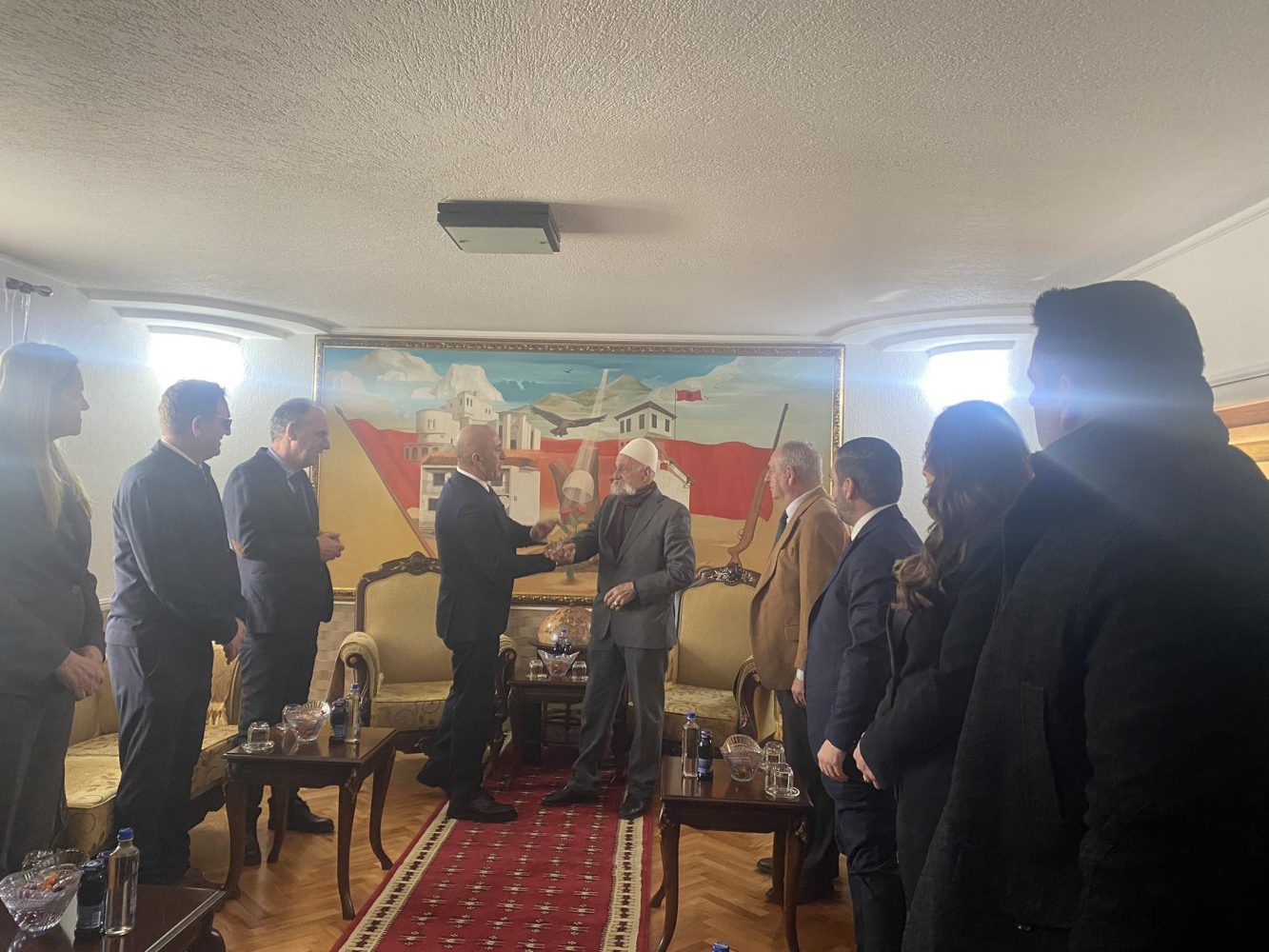 haradinaj-viziton-familjen-jashari-ne-prekaz
