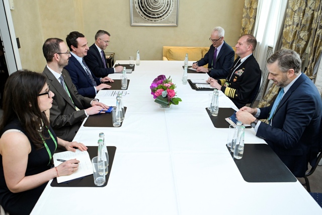 kurti-takon-admiralin-e-nato-s,-munsch,-siguria-e-kufirit-kosove-serbi-ne-theks-te-bisedes