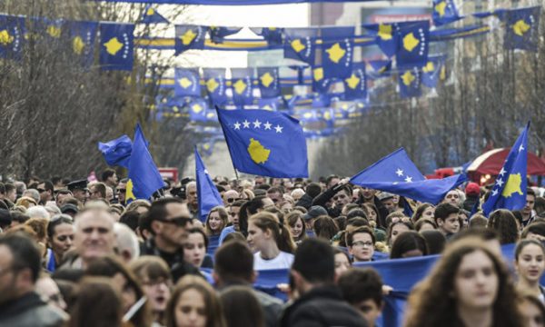 16-vjet-shtet,-kosova-feston-sot-pavaresine