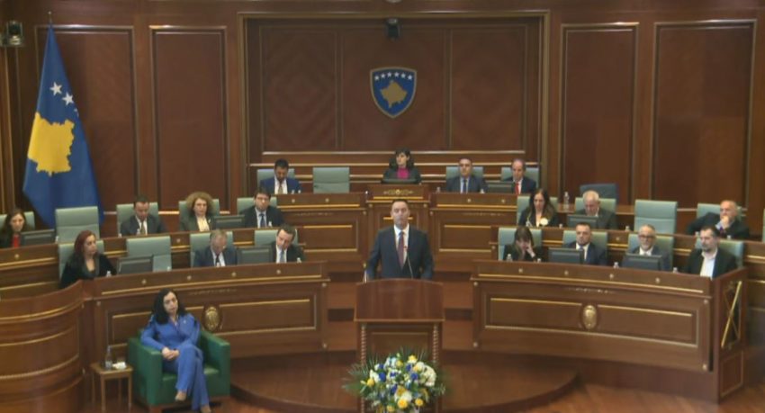 konjufca:-ne-themelin-e-kosoves-qendron-heroizmi-i-jasharajve,-urtesia-e-rugoves-dhe-ideali-i-adem-demacit