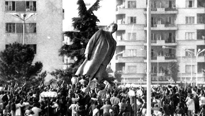 33-vjet-nga-rrezimi-i-bustit-te-enver-hoxhes