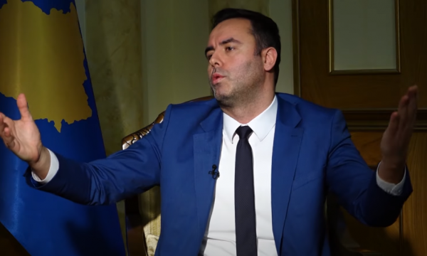 dallimet-per-dinarin-me-shba’ne,-konjufca:-ata-e-shohin-ne-kontekst-global,-ne-ne-perspektive-me-te-ngushte