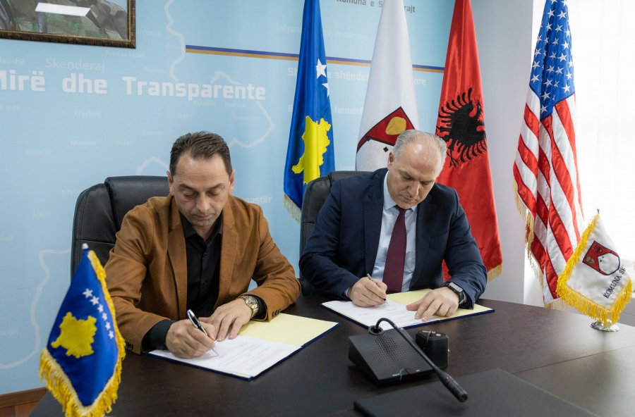 nenshkruhet-marreveshja-per-ndertimin-e-cerdhes-publike-ne-skenderaj