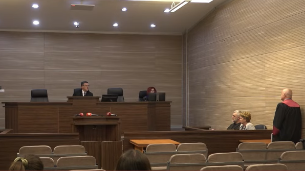 nis-gjykimi-ne-mungese-ndaj-dy-serbeve-per-krime-lufte-e-dhunim-seksual
