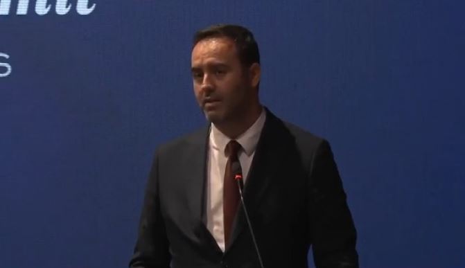 prokuroria-kerkon-denimin-e-konjufces-per-hedhjen-e-gazit-lotsjelles-ne-kuvend,-mbrojtja-lirim-nga-akuza