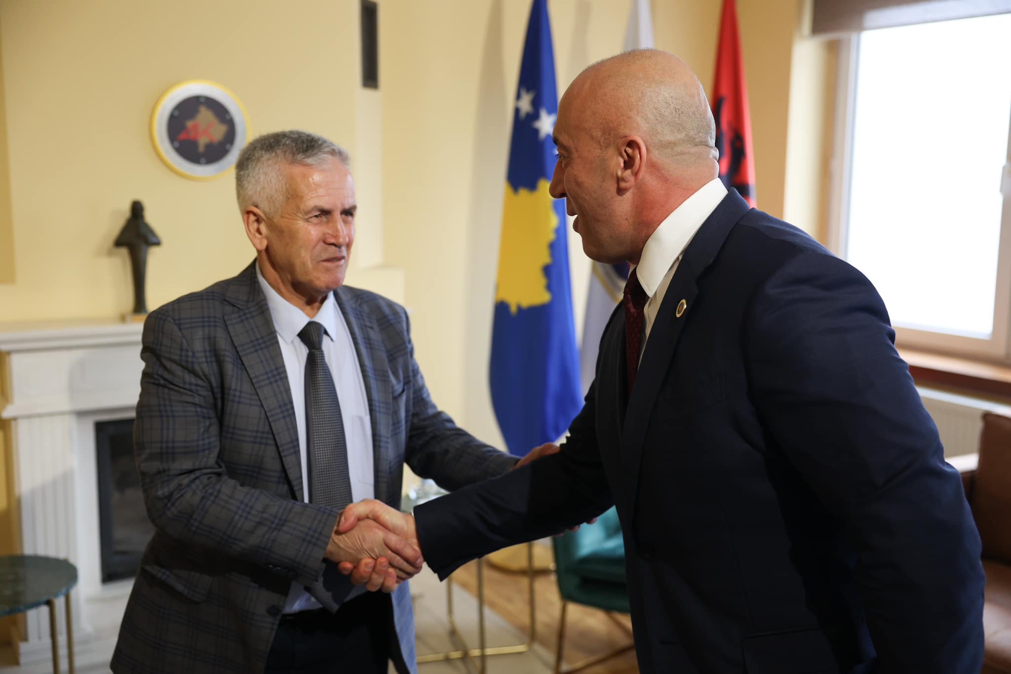 aak-se-i-bashkohet-profesori-universitar-nagip-skenderi
