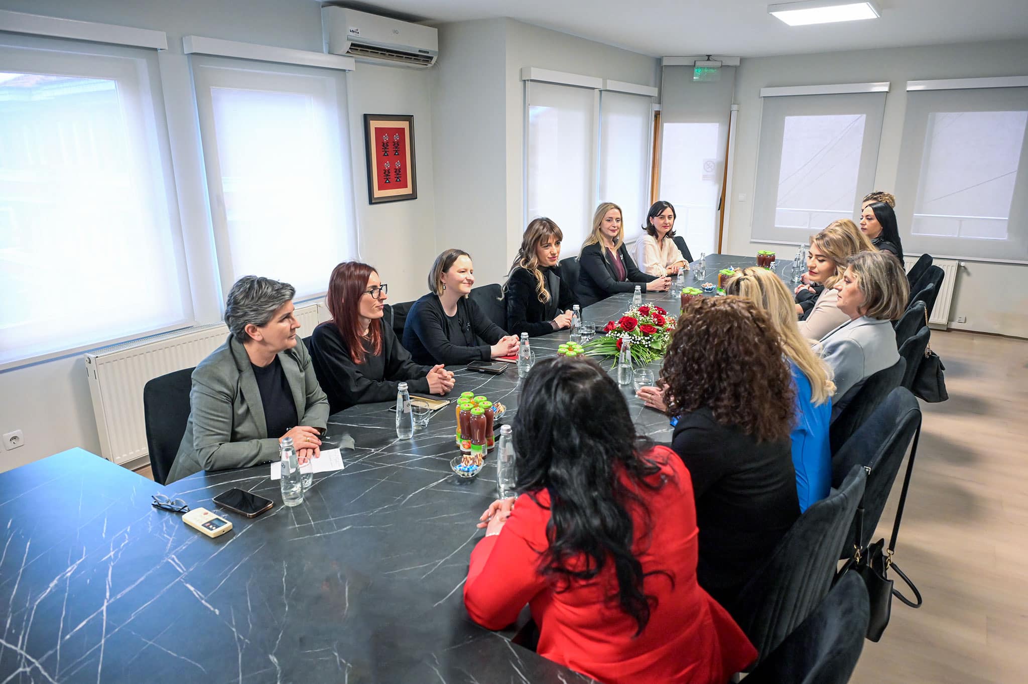 haxhiu-pret-ne-takim-delegacionin-e-perbere-nga-partite-shqiptare-ne-maqedonine-e-veriut