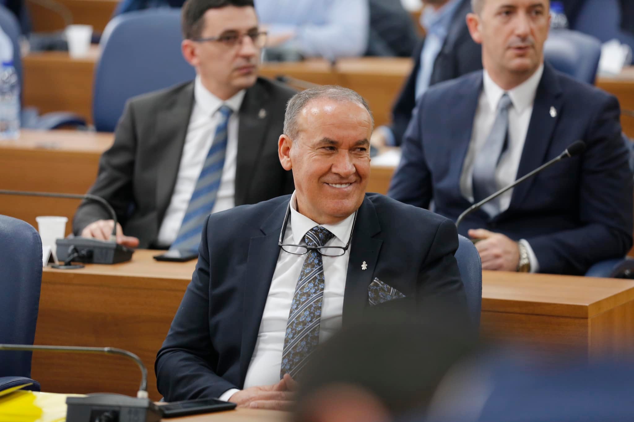 a-do-te-rikthehet-fehmi-kupina-ne-poziten-e-kryesuesit-te-kuvendit-komunal?-flasin-nga-lvv-e-aak
