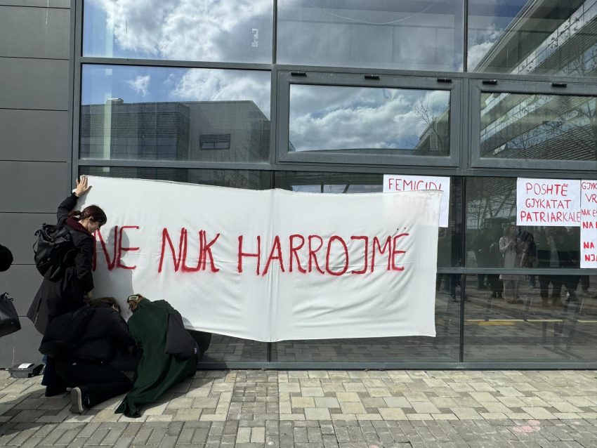 “ne-nuk-harrojme”,-protestohet-kunder-vendimit-te-apelit-per-ta-kthyer-ne-rigjykim-rastin-e-vrasjes-se-marigona-osmanit