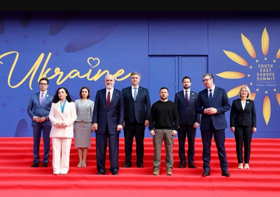 perfundon-samiti-per-ukrainen-ne-tirane,-lideret-dalin-me-foto-te-perbashket