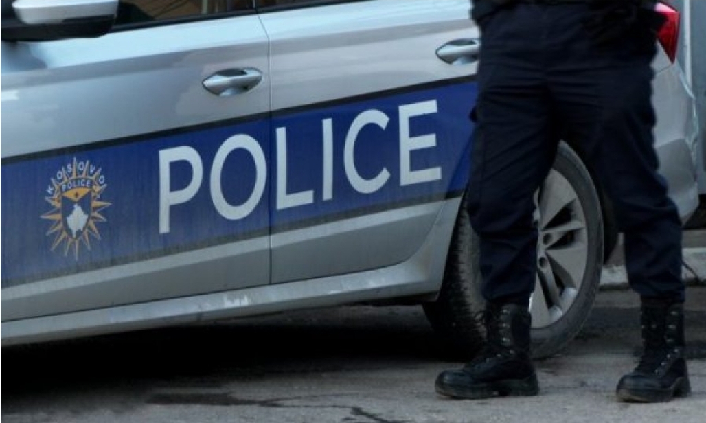 Sikur të bëheshin gati për luftë- Çfarë iu gjeti policia mbrëmë tre personave në një veturë në Prishtinë?