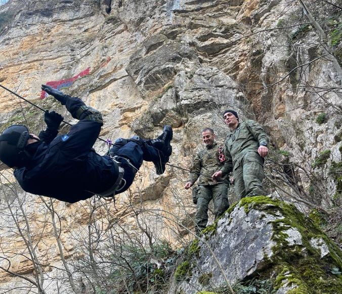 fsk-ja-dhe-policia-e-kosoves-realizojne-trajnimin-e-adaptuar-nga-ushtria-amerikane