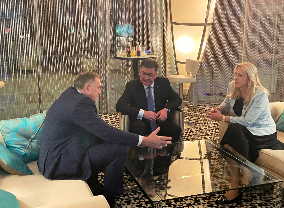 Miroslav Lajçak takohet me të sanksionuarin e SHBA-së, Milorad Dodik