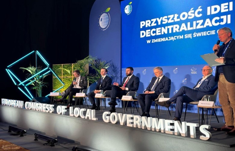 krasniqi-ne-poloni,-flet-per-decentralizimin-ne-kosove