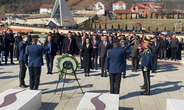 kreret-e-shtetit-sot-bejne-homazhe-ne-prekaz
