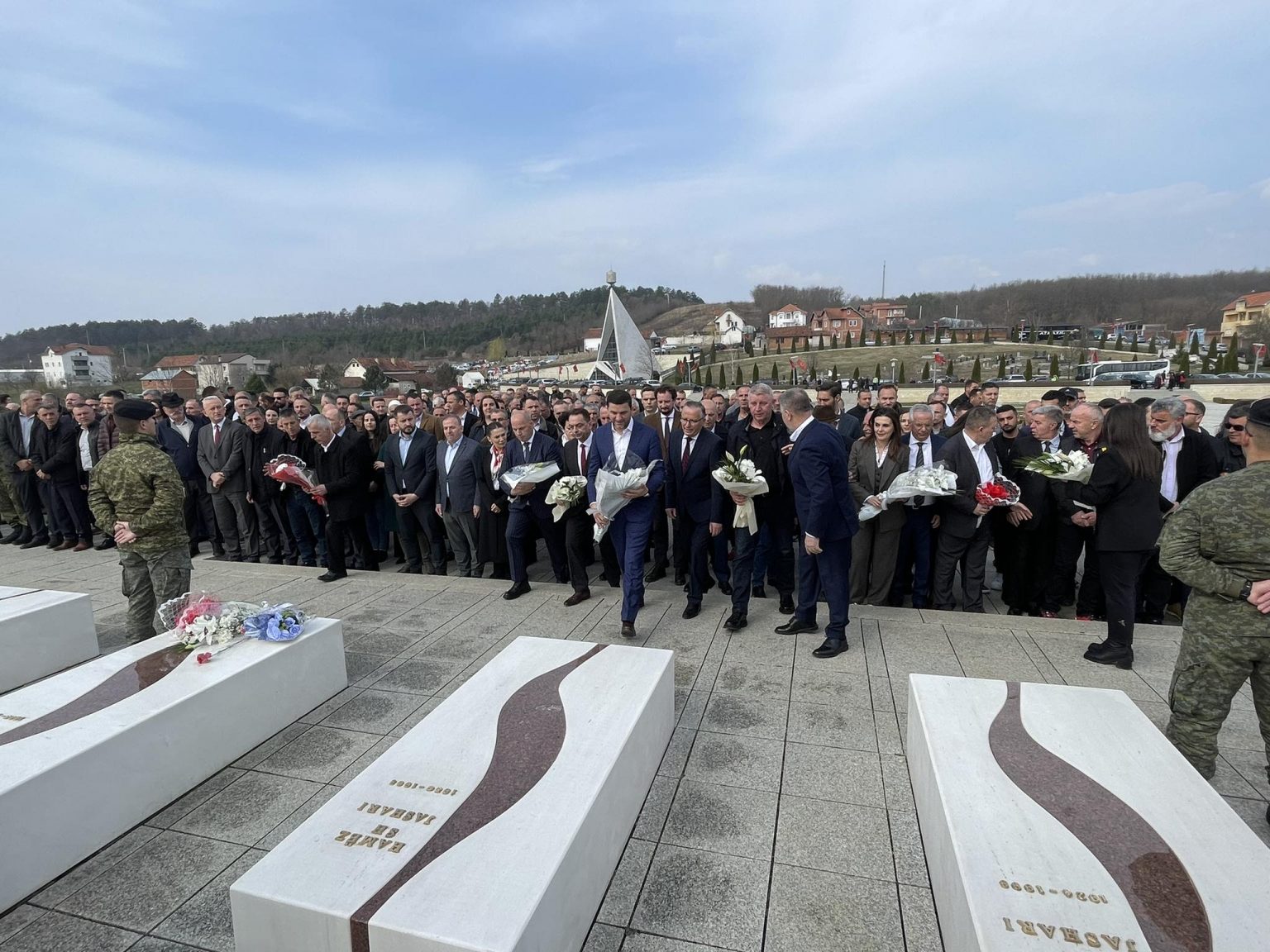 krasniqi:-e-kemi-per-obligim-t’a-kujtojme-me-krenari-sakrificen-titanike-te-familjes-jashari