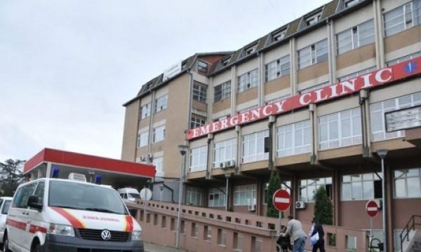 Motrën ia vrau ish-burri, kjo është gjendja e 15-vjeçarit të plagosur në Ferizaj