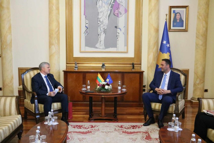 konjufca-takon-ambasadorin-e-lituanise,-diskutuan-per-zhvillimet-aktuale-ne-kosove