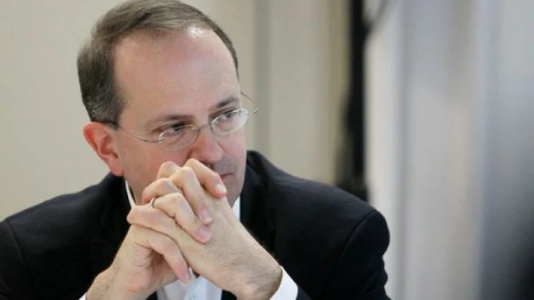 weber:-do-te-ishte-e-veshtire-qe-ne-ke-te-mos-votojne-per-kosoven-nese-qeveria-e-zgjidhe-ceshtjen-e-manastirit