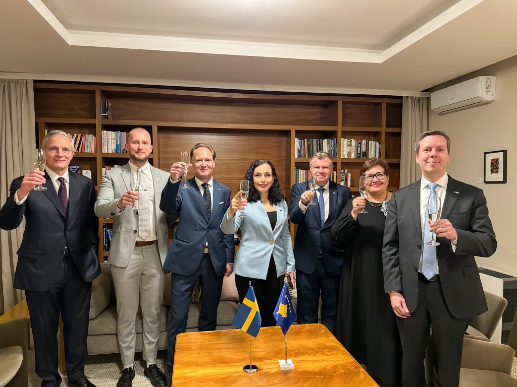 ambasadori-suedez-e-falenderon-osmanin-qe-festuan-bashke-per-anetaresimin-e-suedise-ne-nato